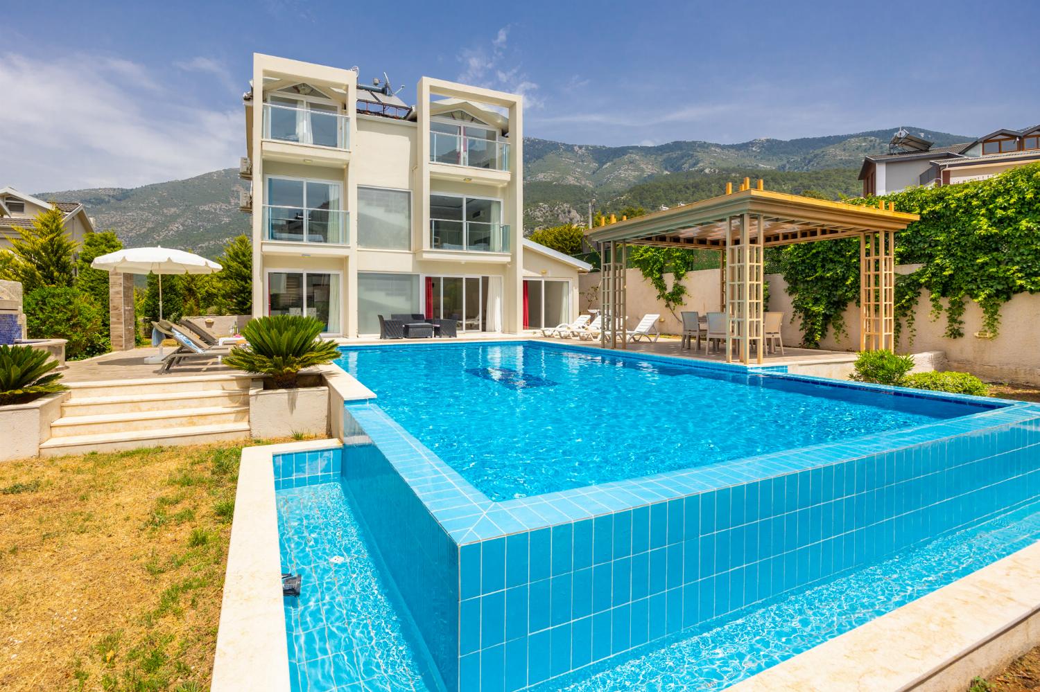 Beautiful villa with private pool and terrace