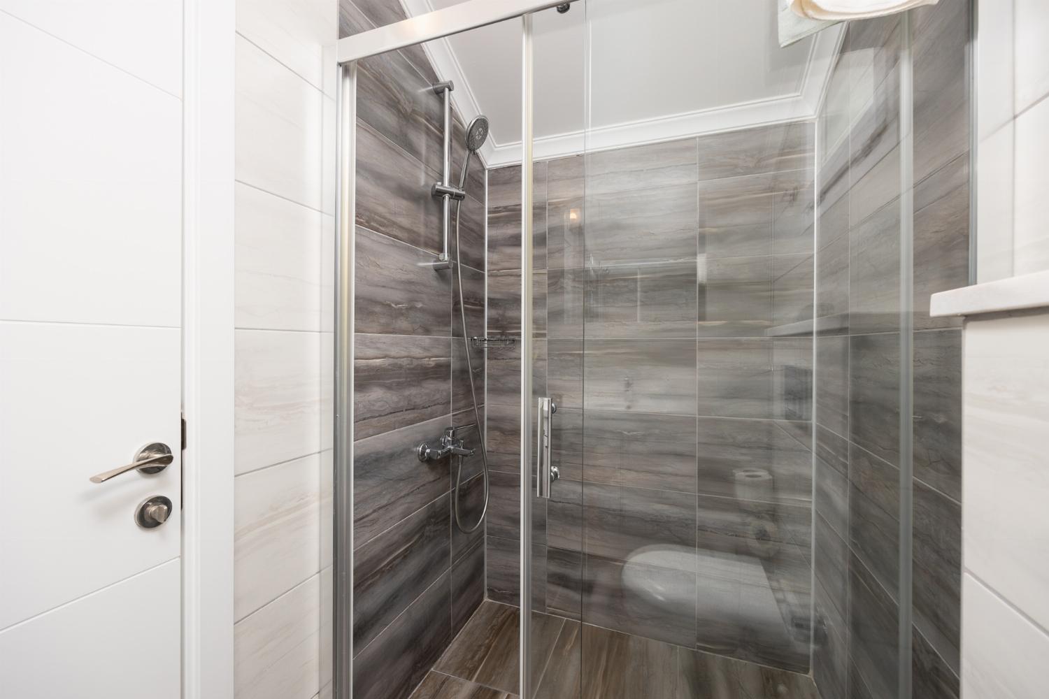 En suite bathroom with shower
