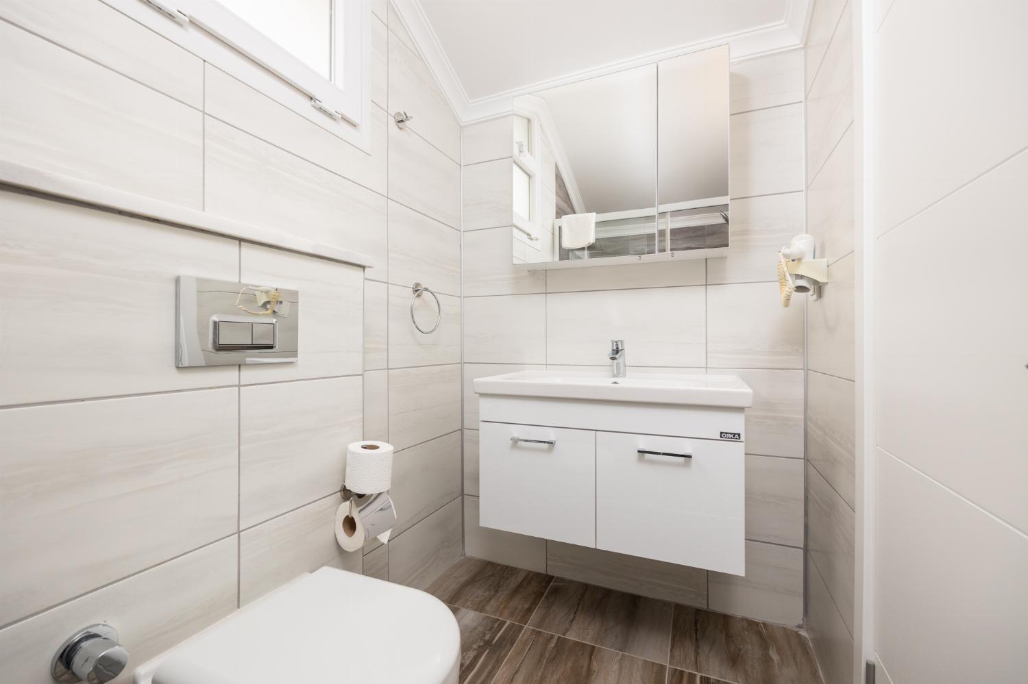 En suite bathroom with shower