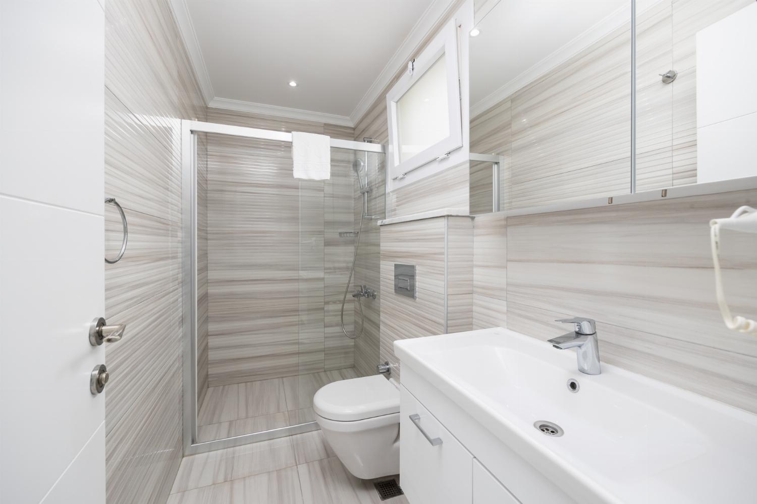 En suite bathroom with shower