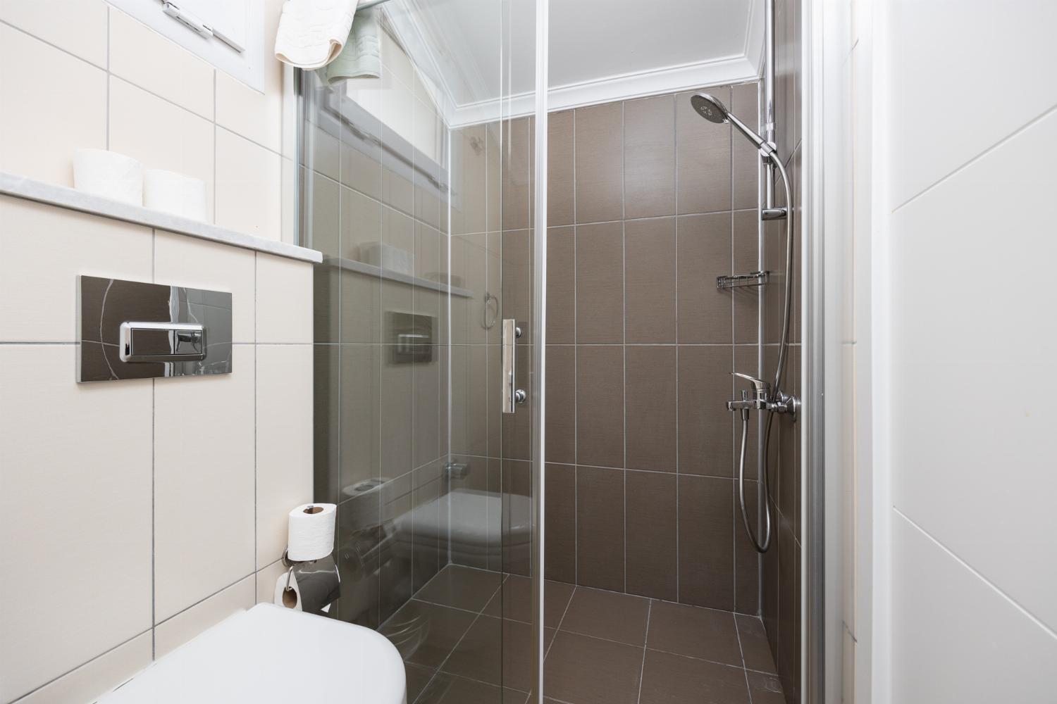 En suite bathroom with shower