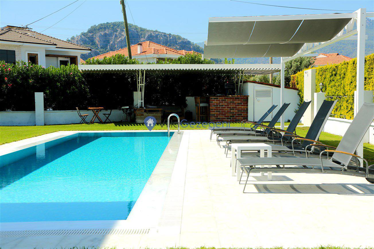 Private pool and terrace