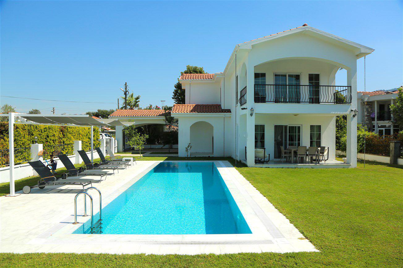 Beautiful villa with private pool and terrace