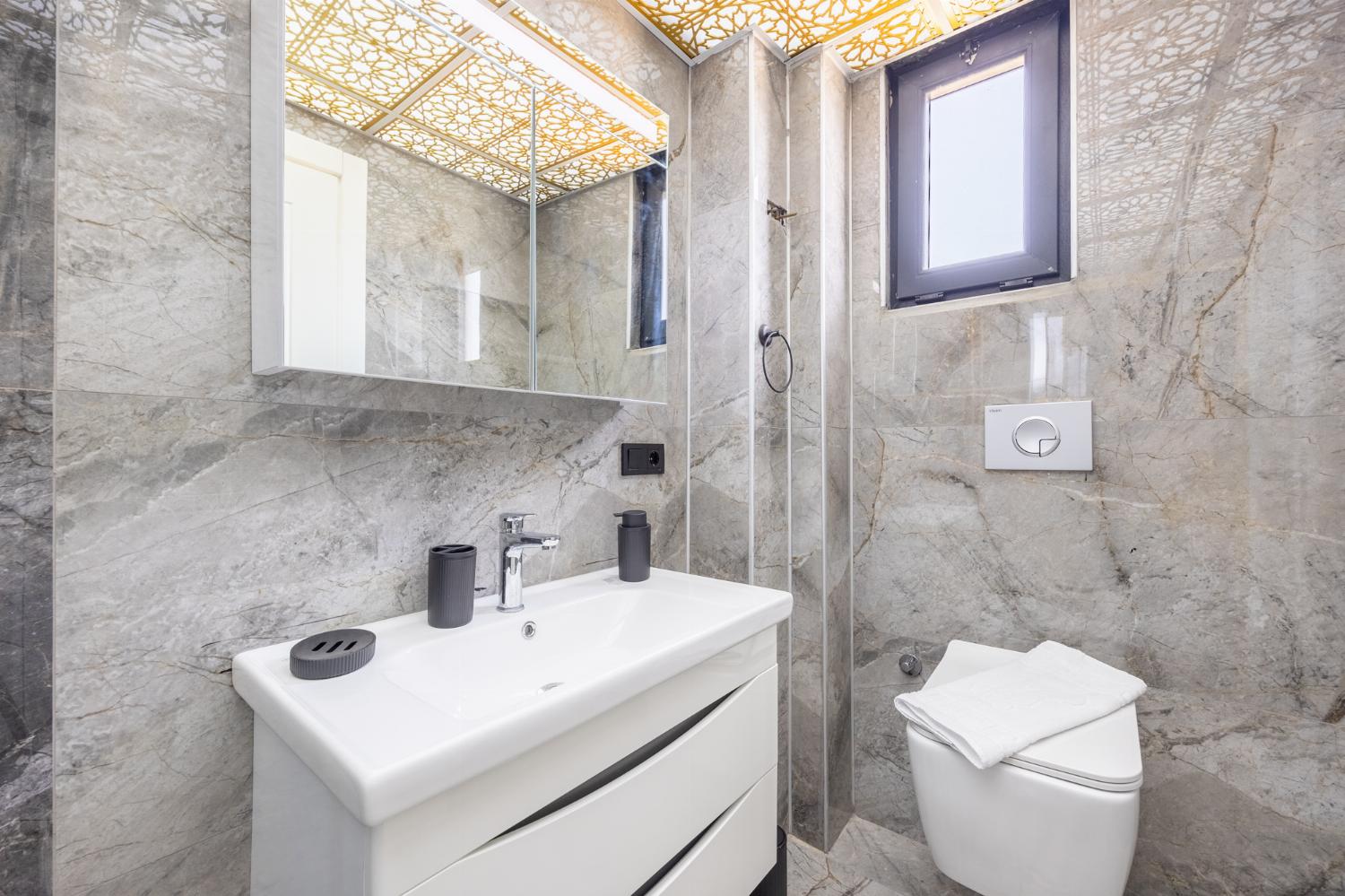 En suite bathroom with shower