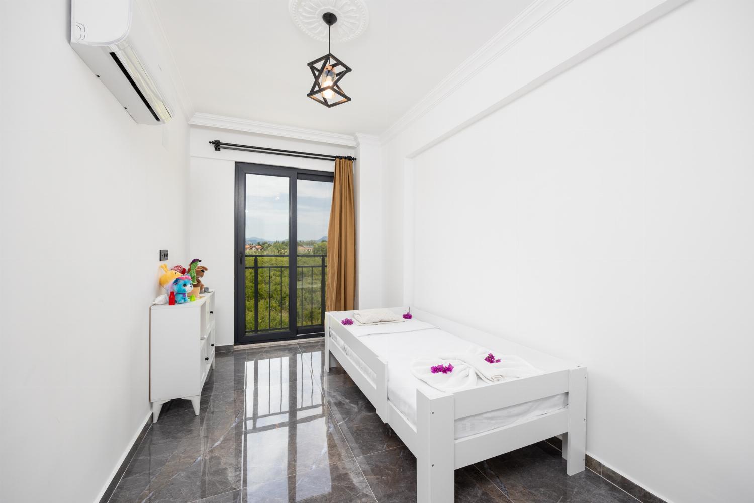 Single bedroom with A/C