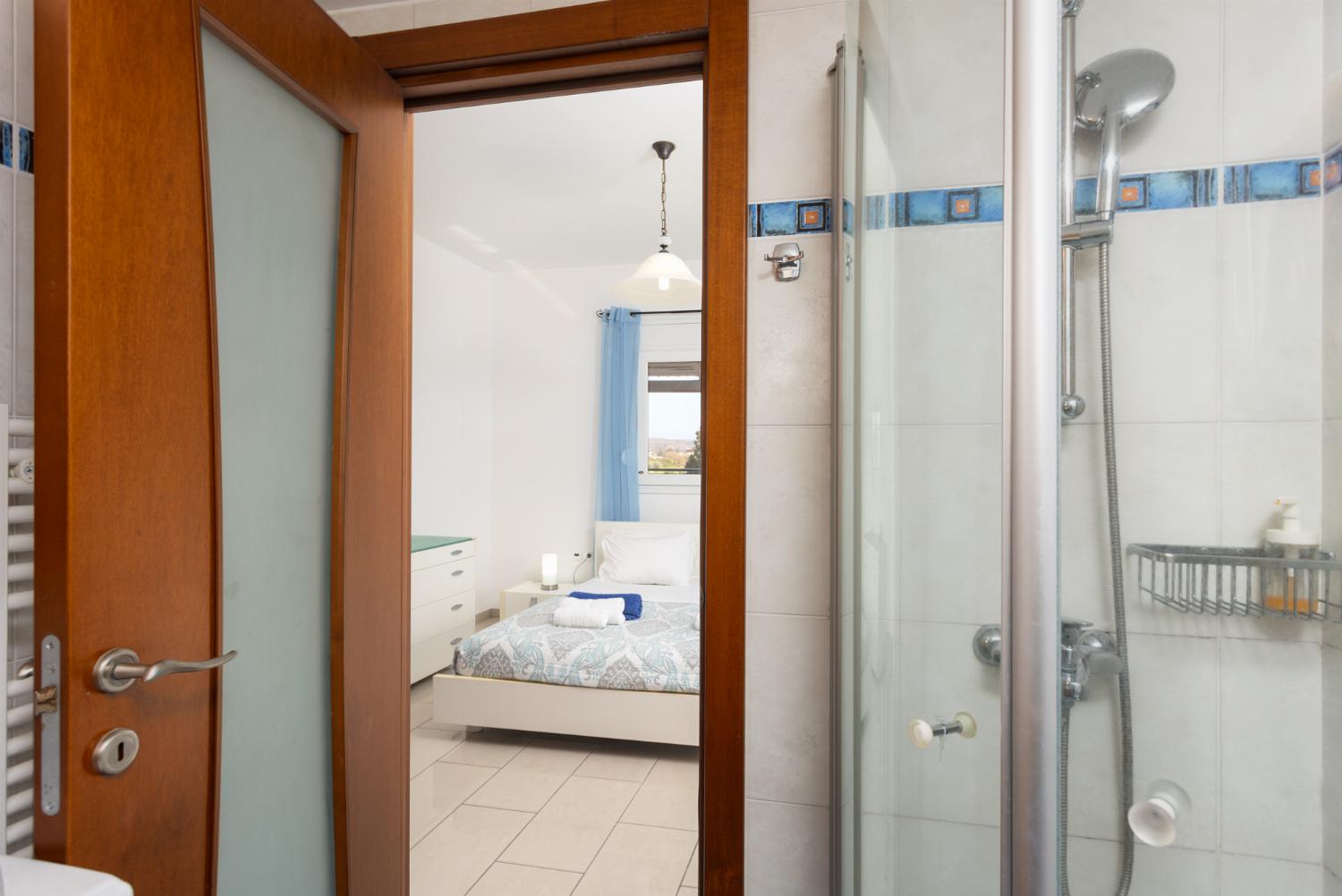 En suite bathroom with shower