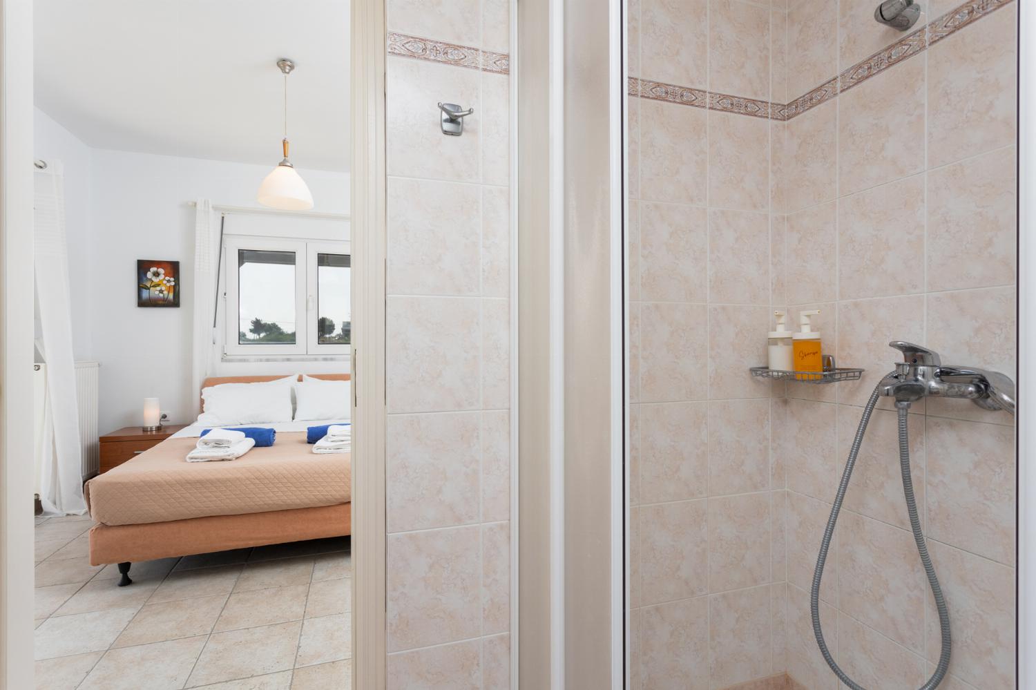 En suite bathroom with shower