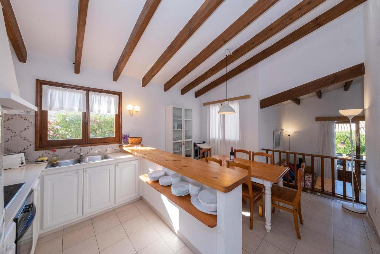 Equipped kitchen with dinning area
