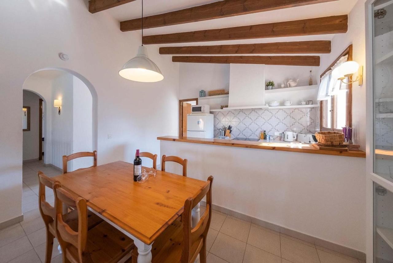 Equipped kitchen with dinning area