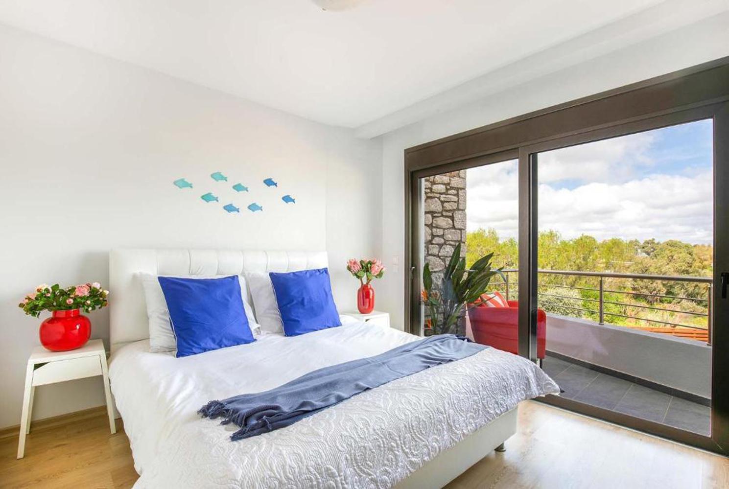 Double bed bedroom with A/C and terrace access