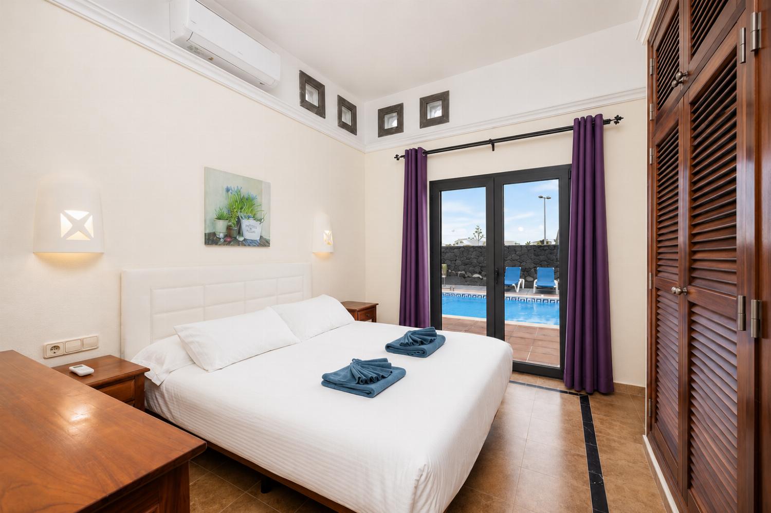 Double bedroom with en suite bathroom and A/C