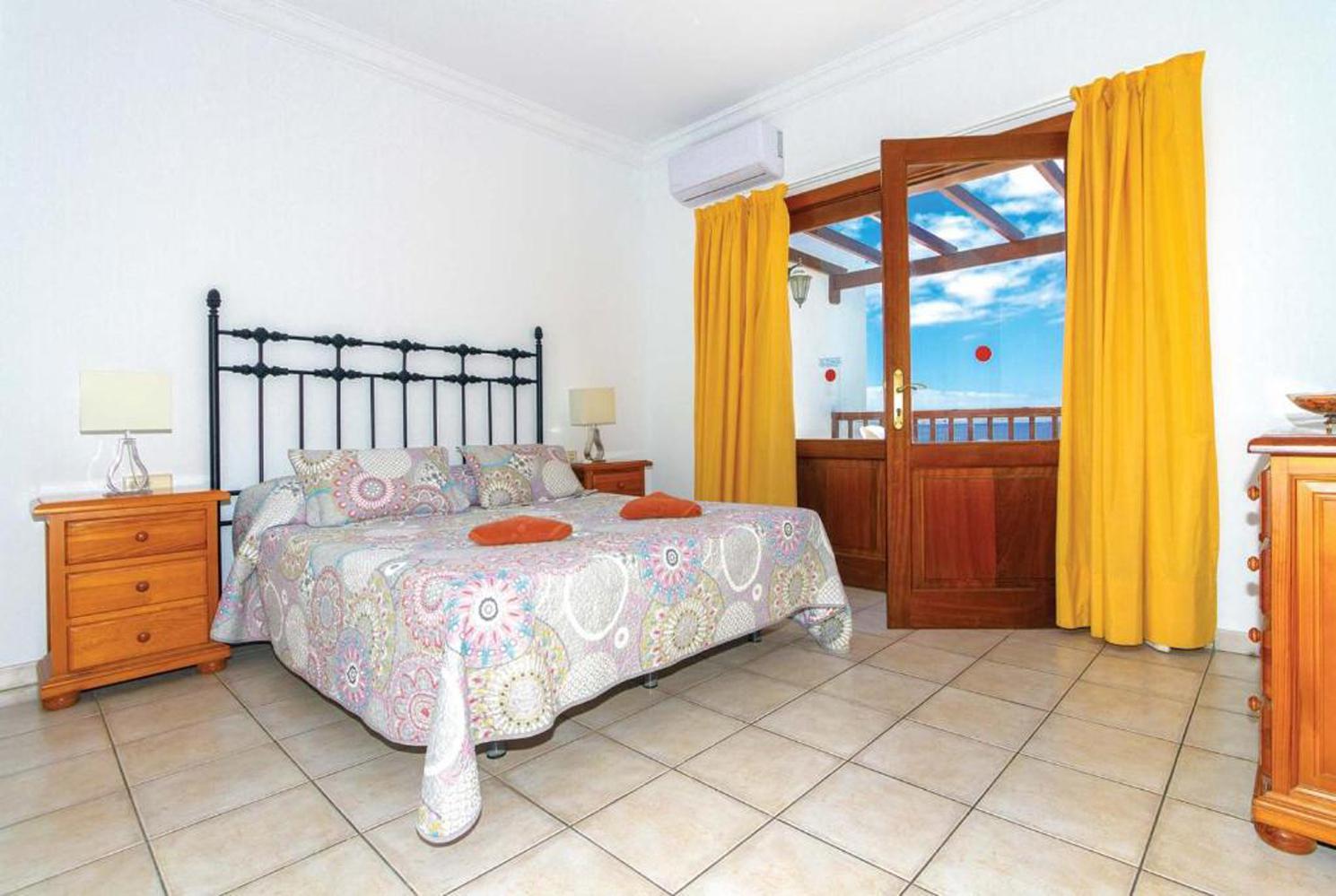 Double bed bedroom with A/C and terrrace access