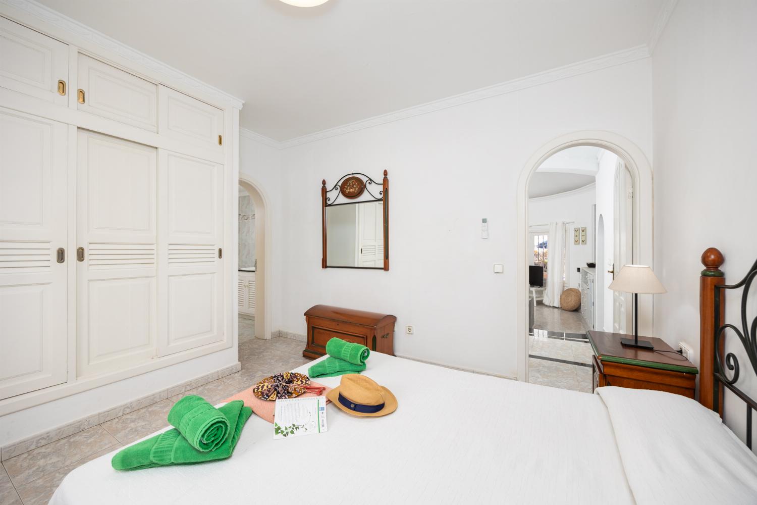 Double bedroom with en suite bathroom and A/C