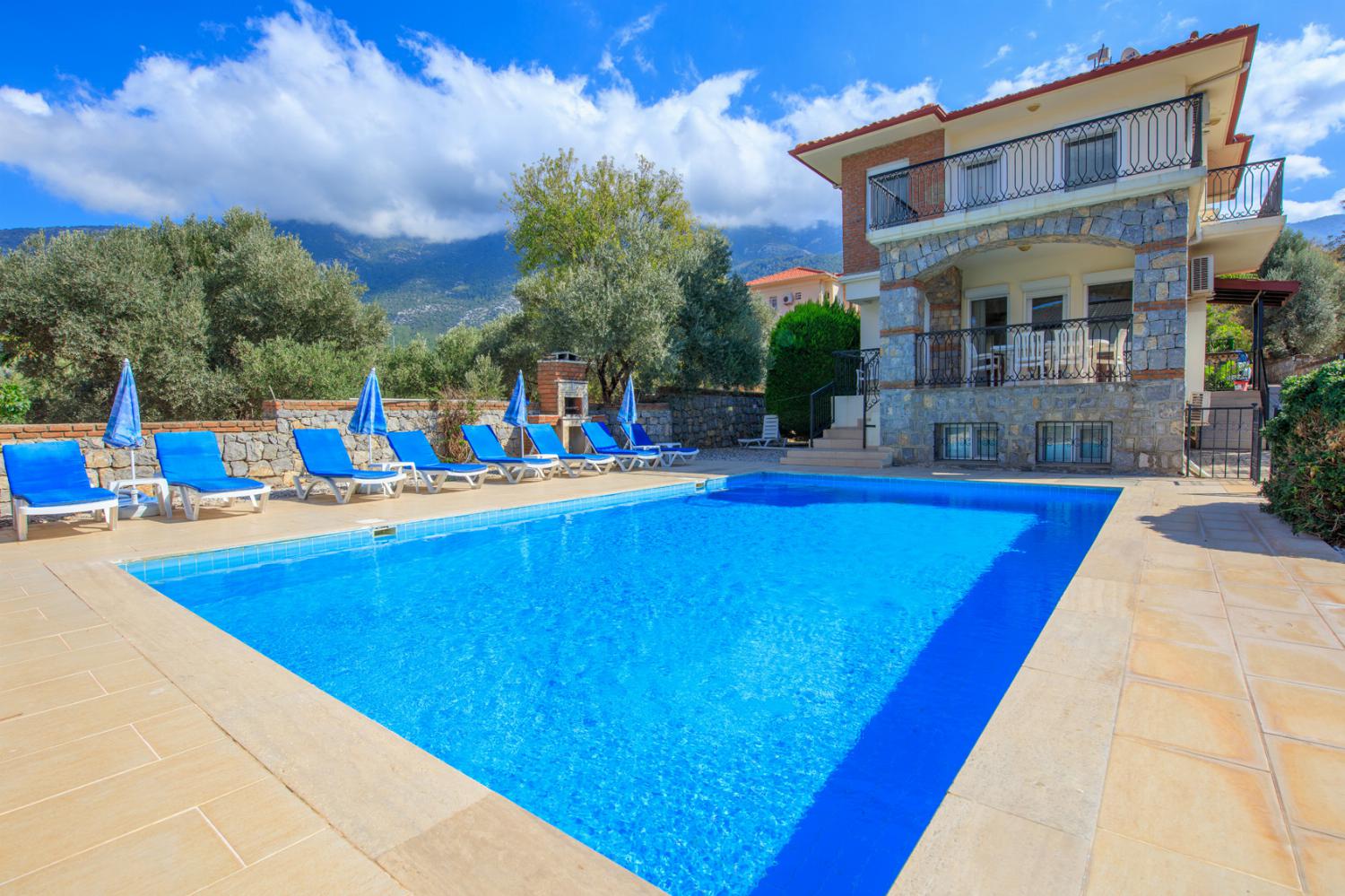 Private pool