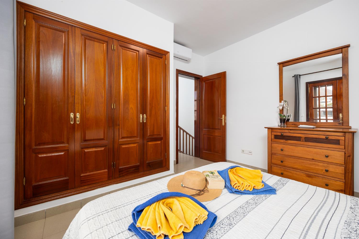 Double bedroom with en suite bathroom and A/C