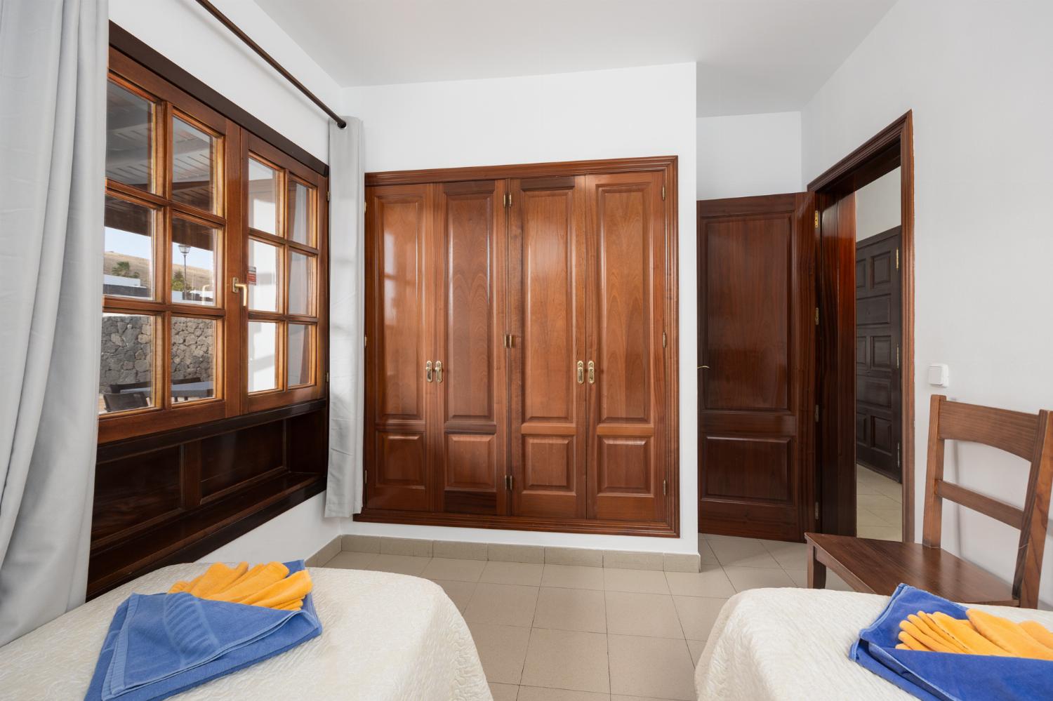 Twin bedroom with A/C