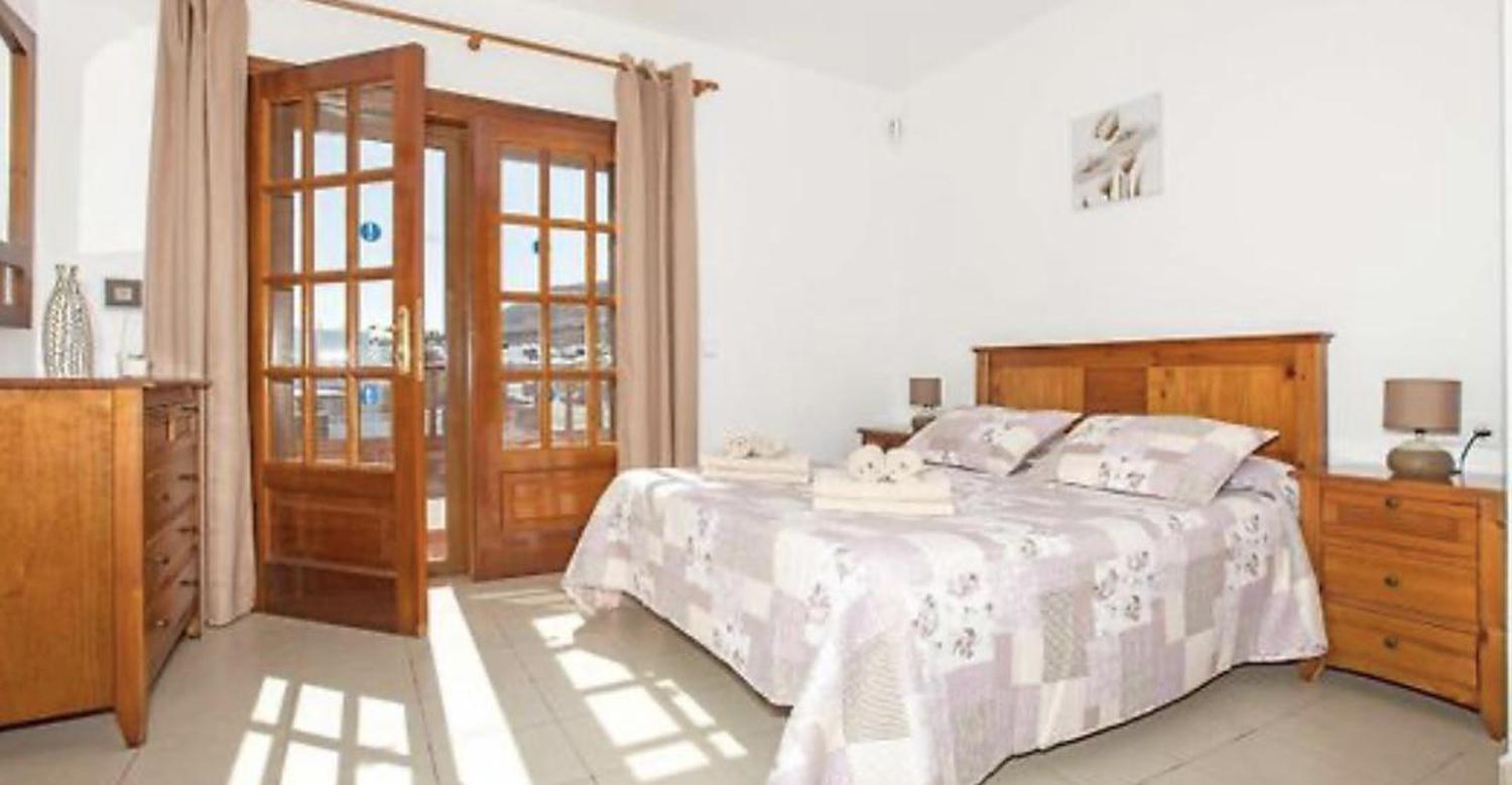 Double beds bedroom with A/C and terrace access 