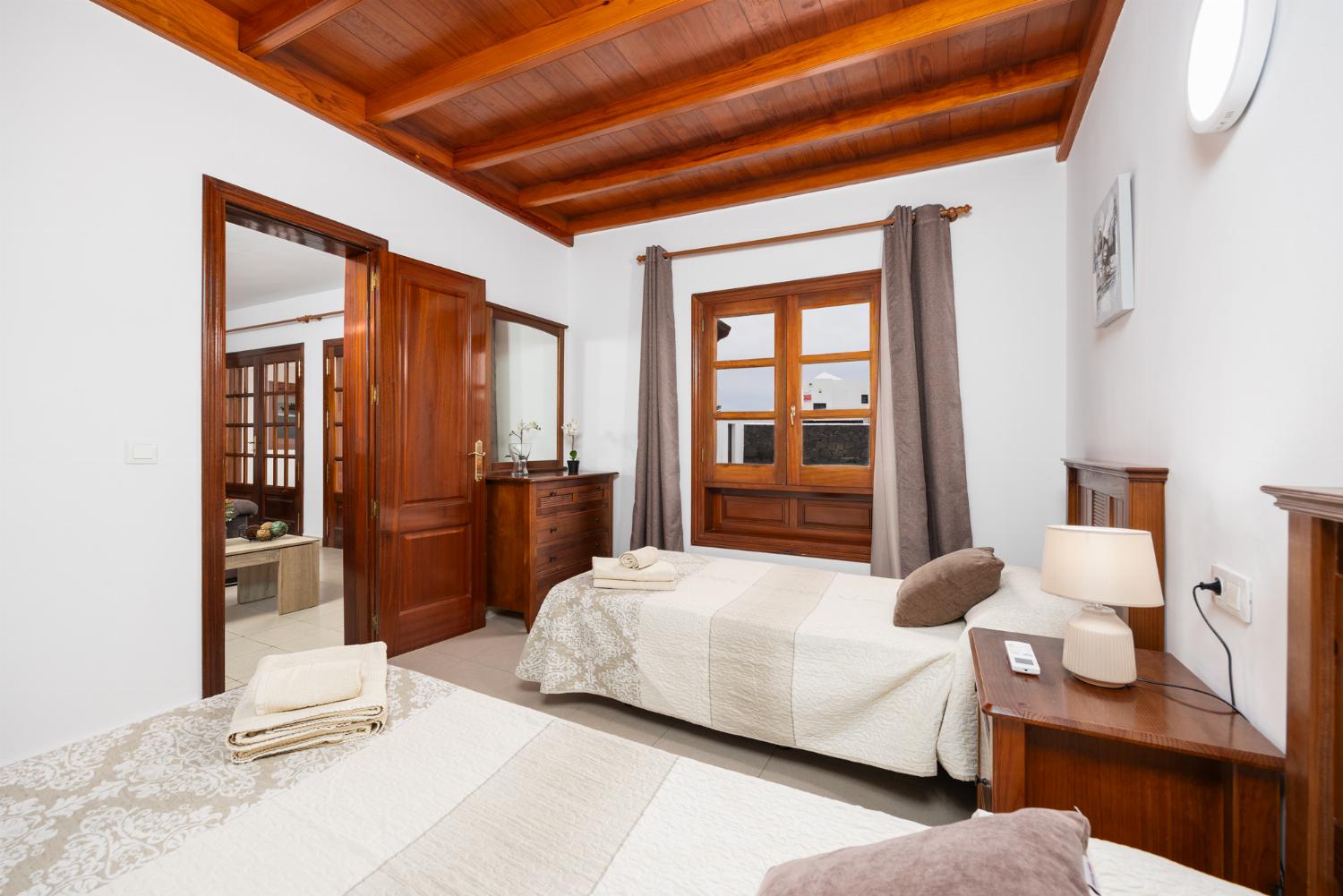 Twin bedroom with A/C