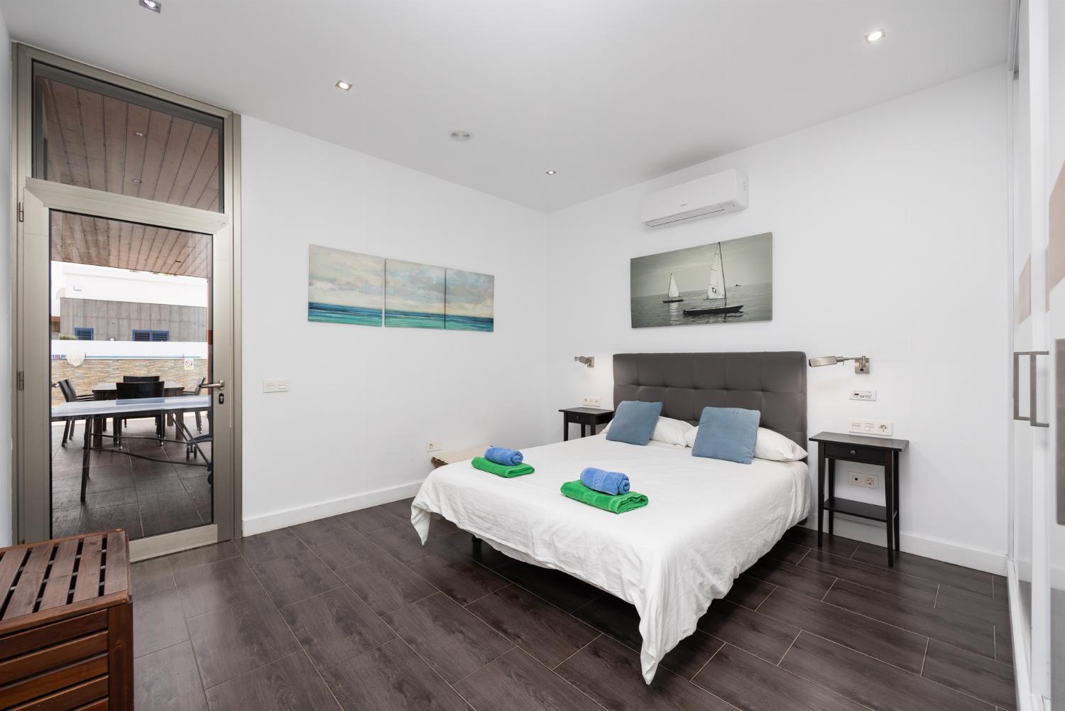 Double bedroom with en suite bathroom and A/C