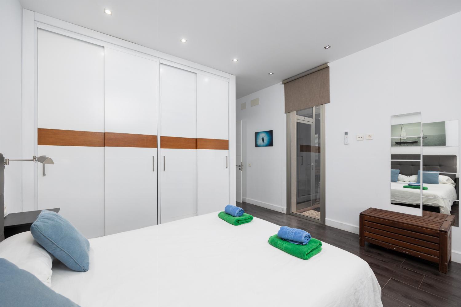 Double bedroom with en suite bathroom and A/C