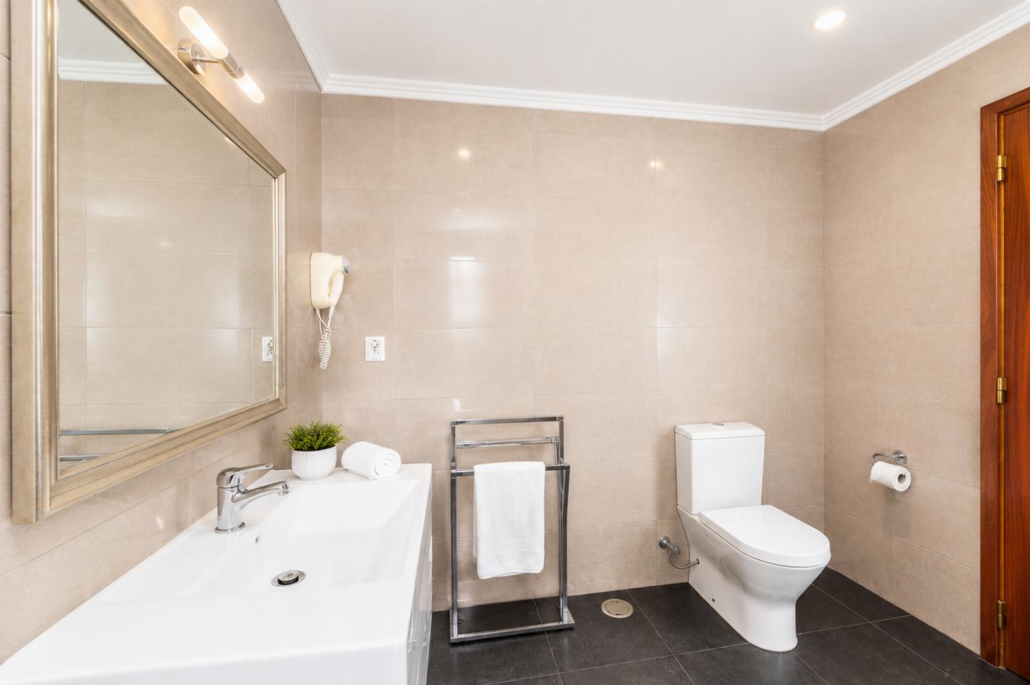 En suite bathroom with shower