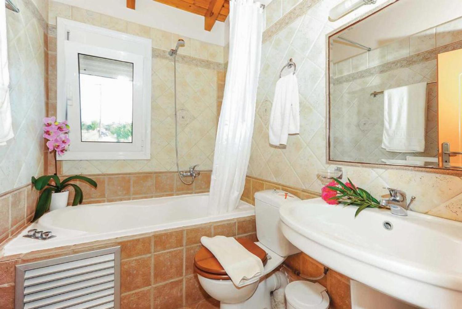 Family bathroom with bsth