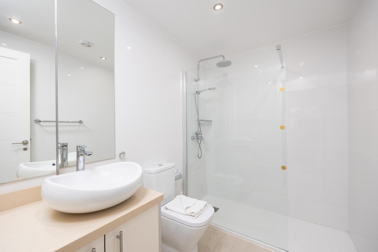 En suite bathroom with shower