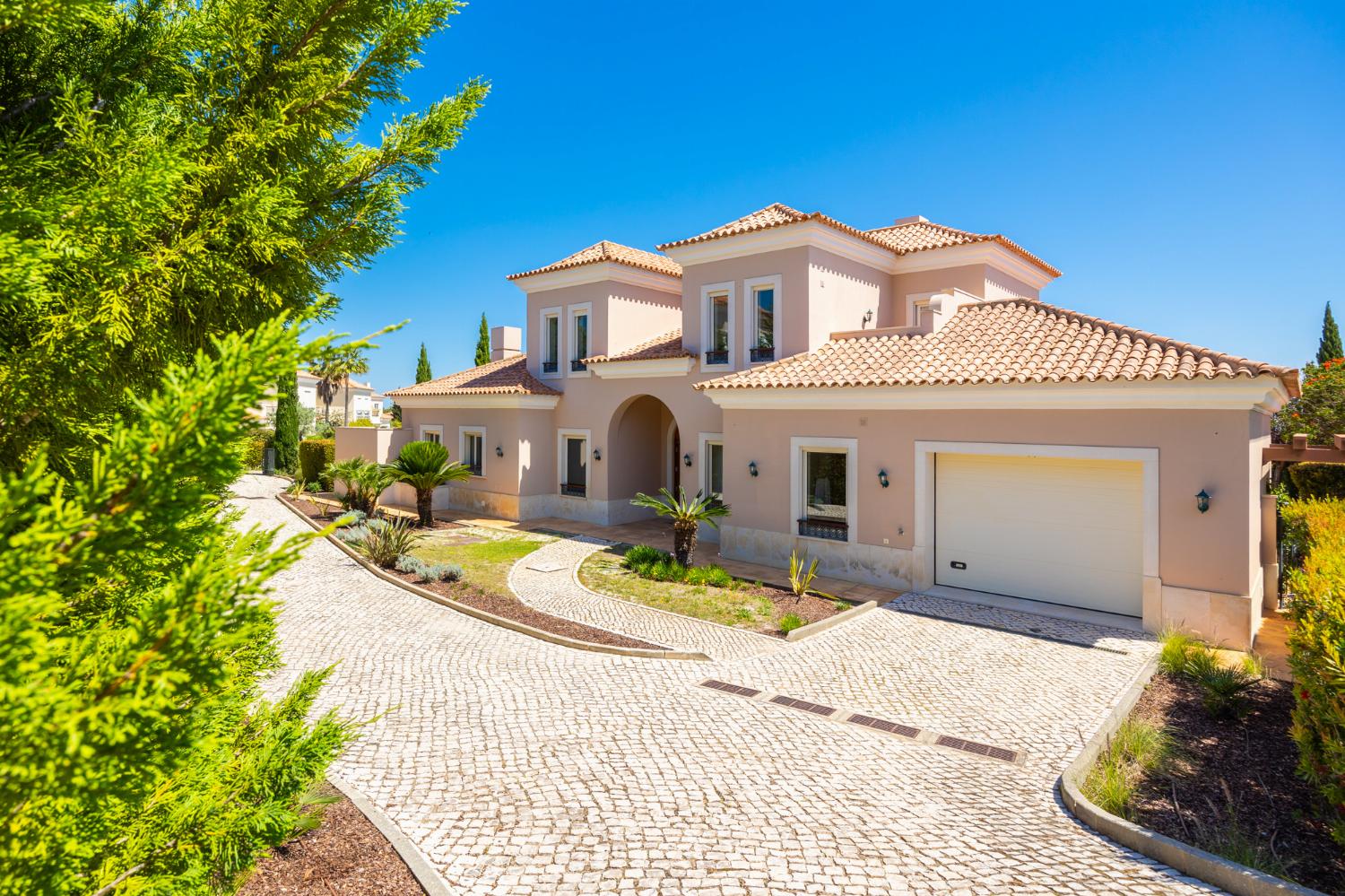 Beautiful villa with private pool and terrace