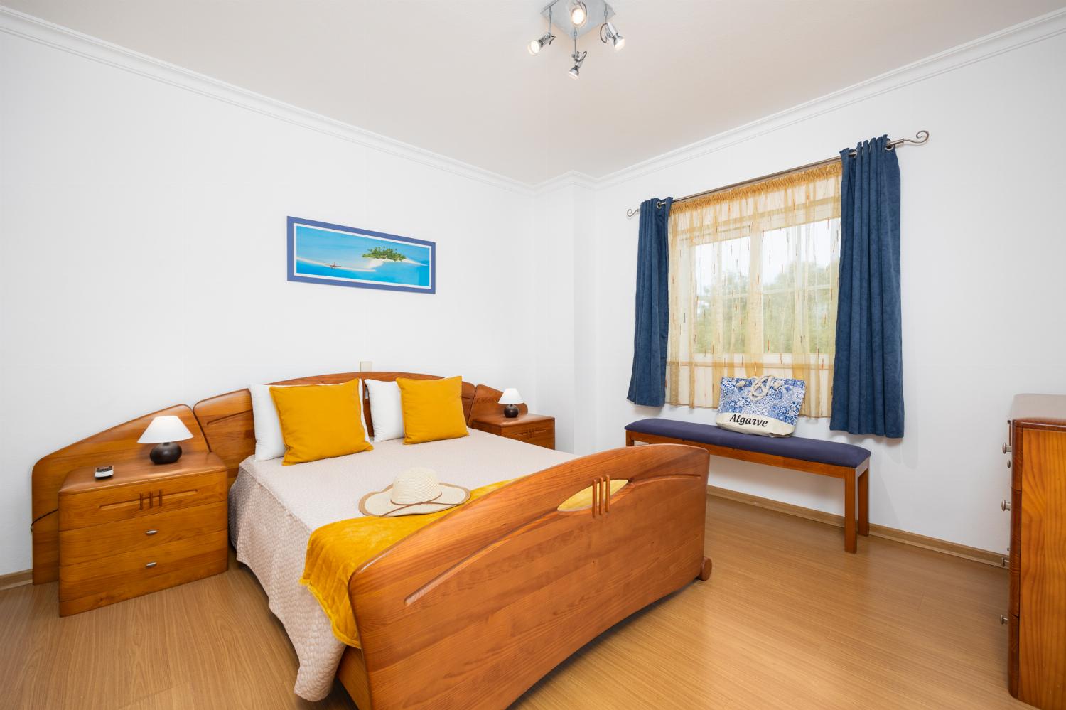 Double bedroom with en suite bathroom and A/C