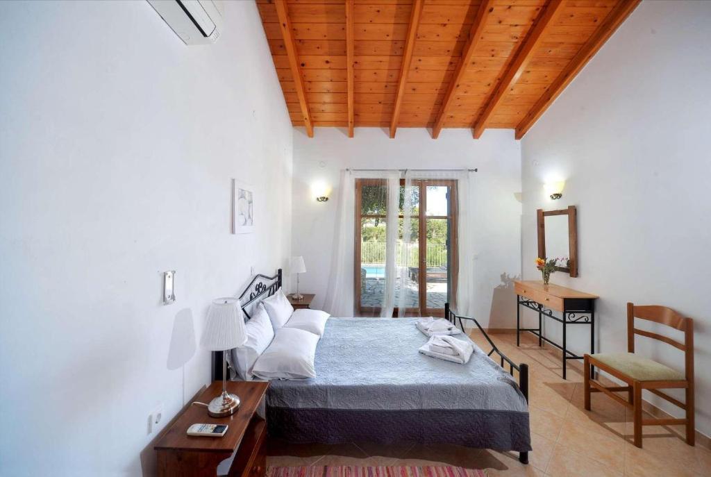 Double bedroom with A/C