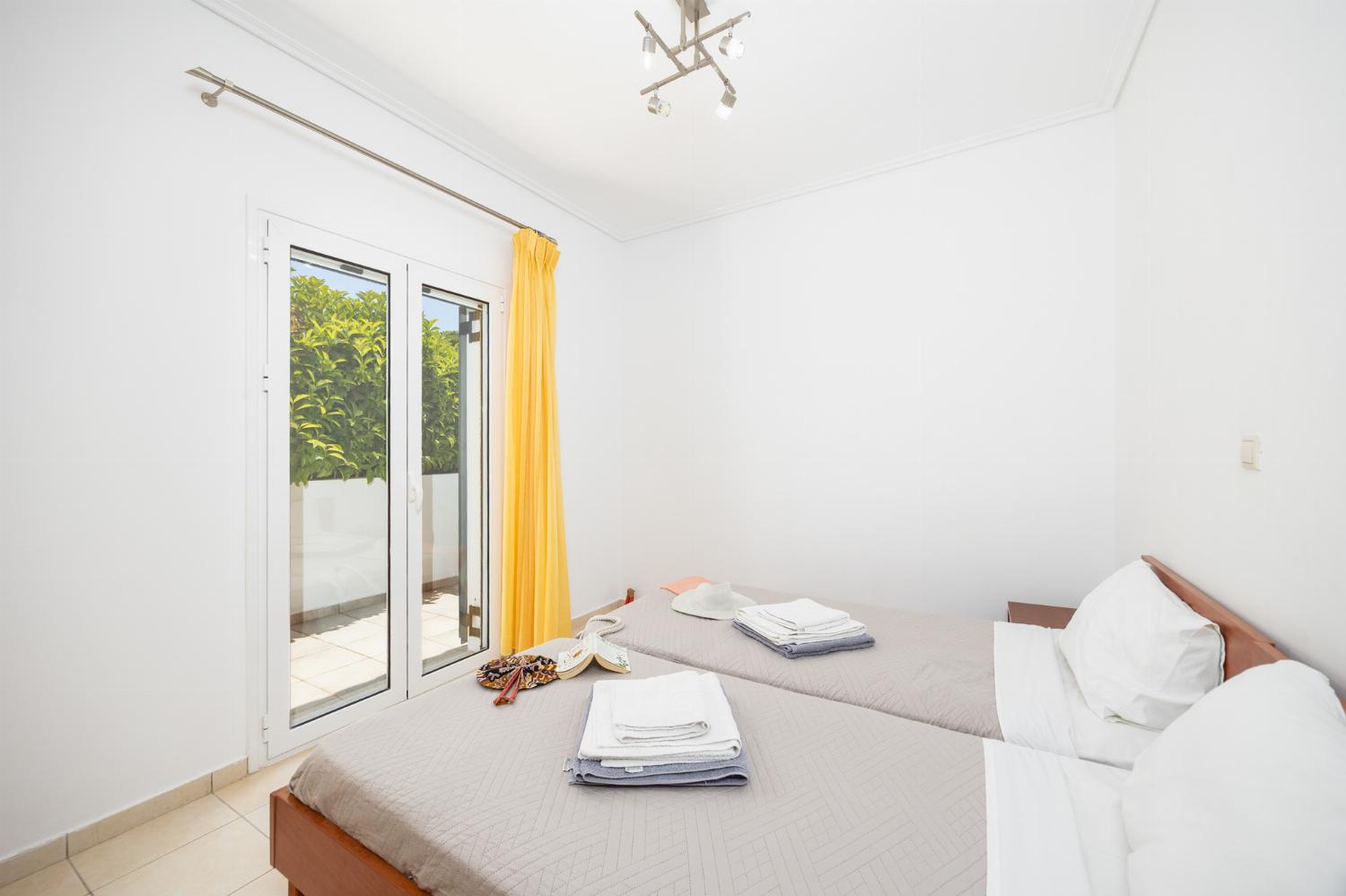 Twin bedroom with A/C
