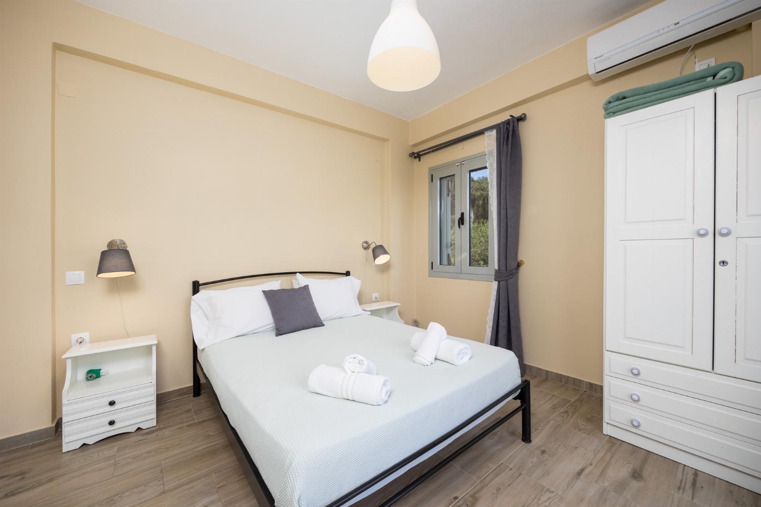 Double bedroom with en suite bathroom and A/C