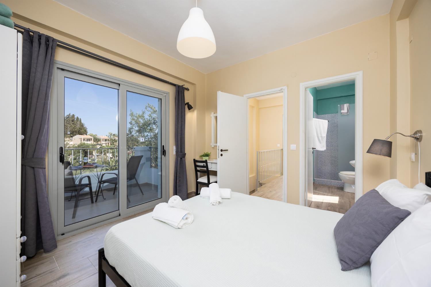 Double bedroom with en suite bathroom and A/C
