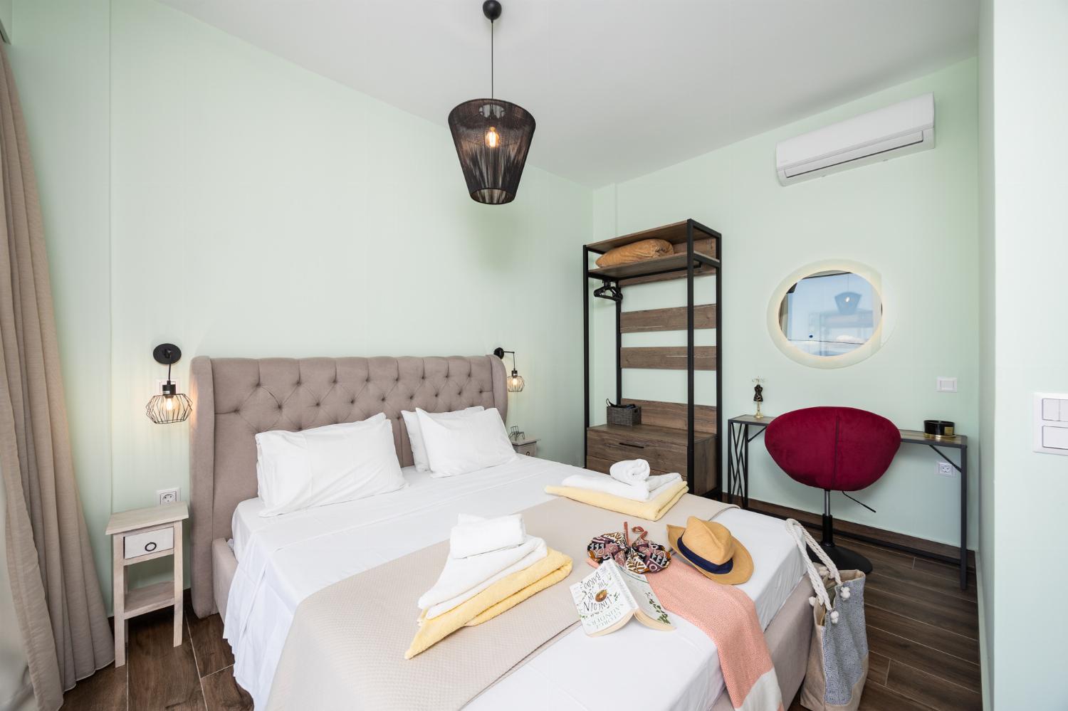 Double bedroom with en suite bathroom and A/C