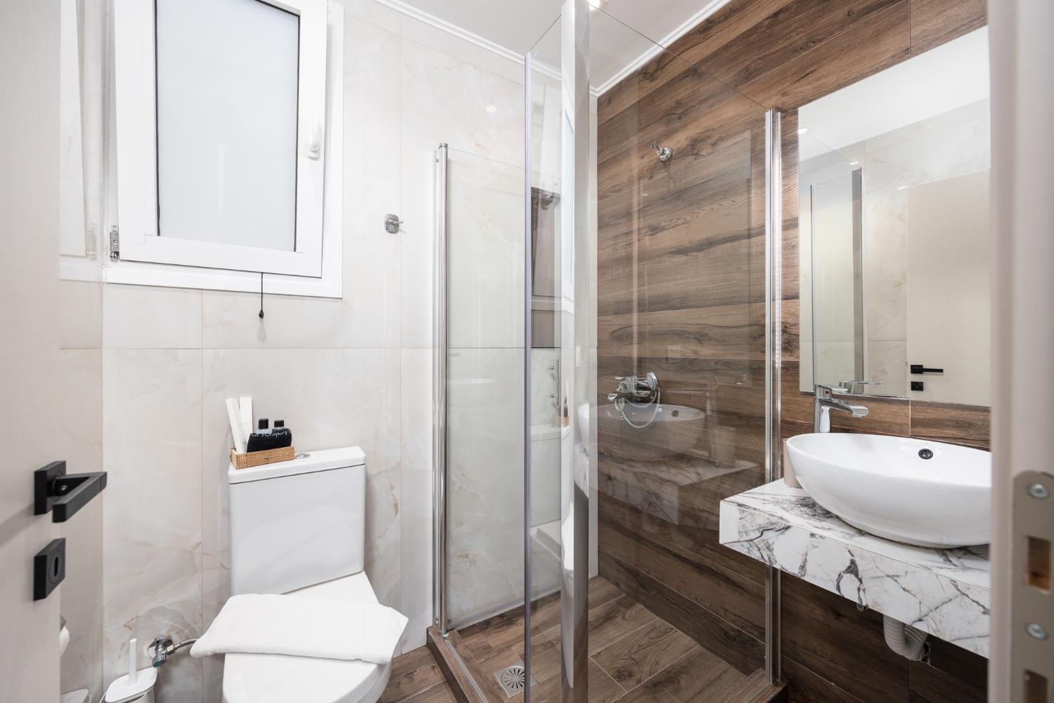 En suite bathroom with shower
