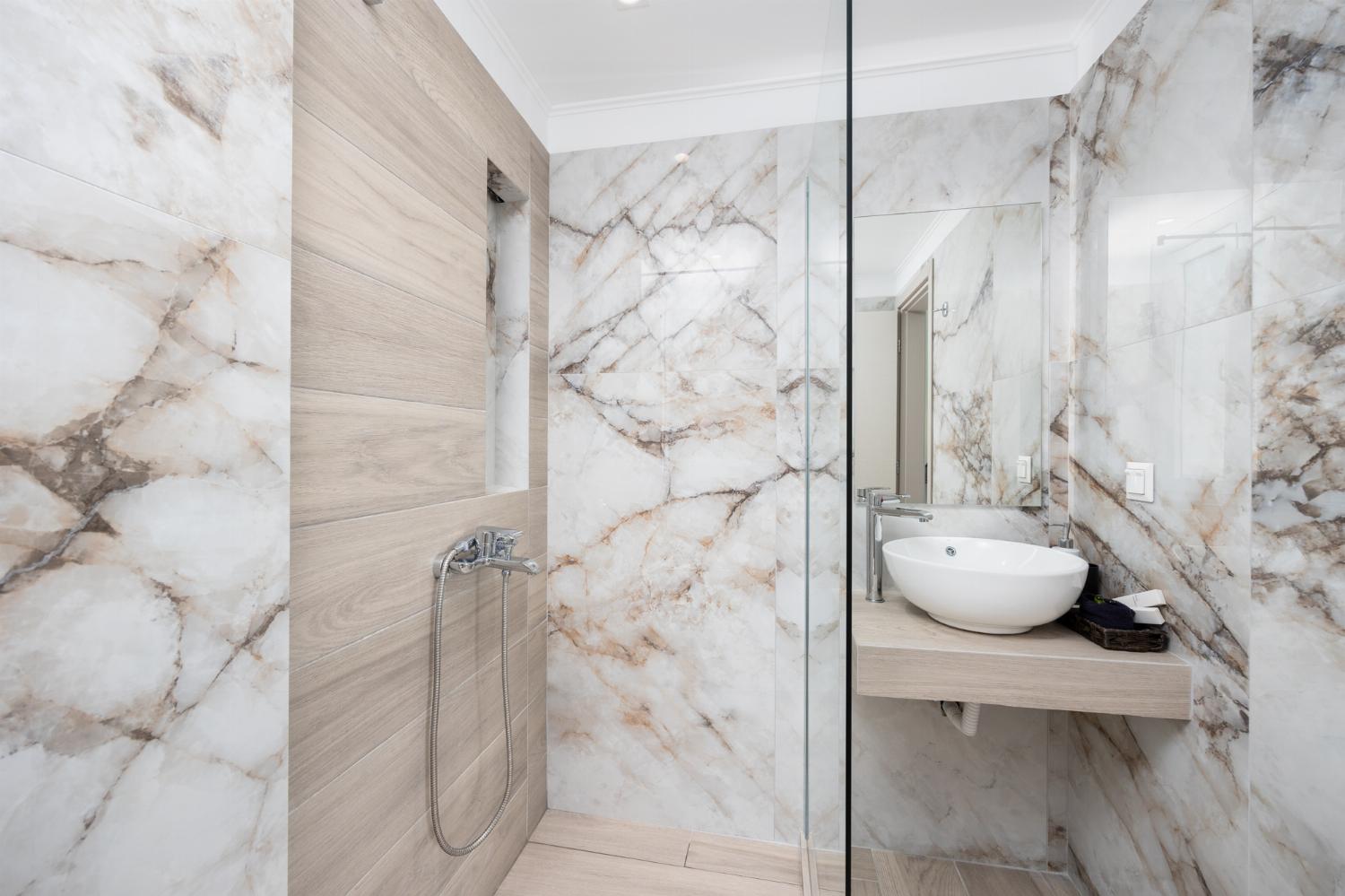 En suite bathroom with shower