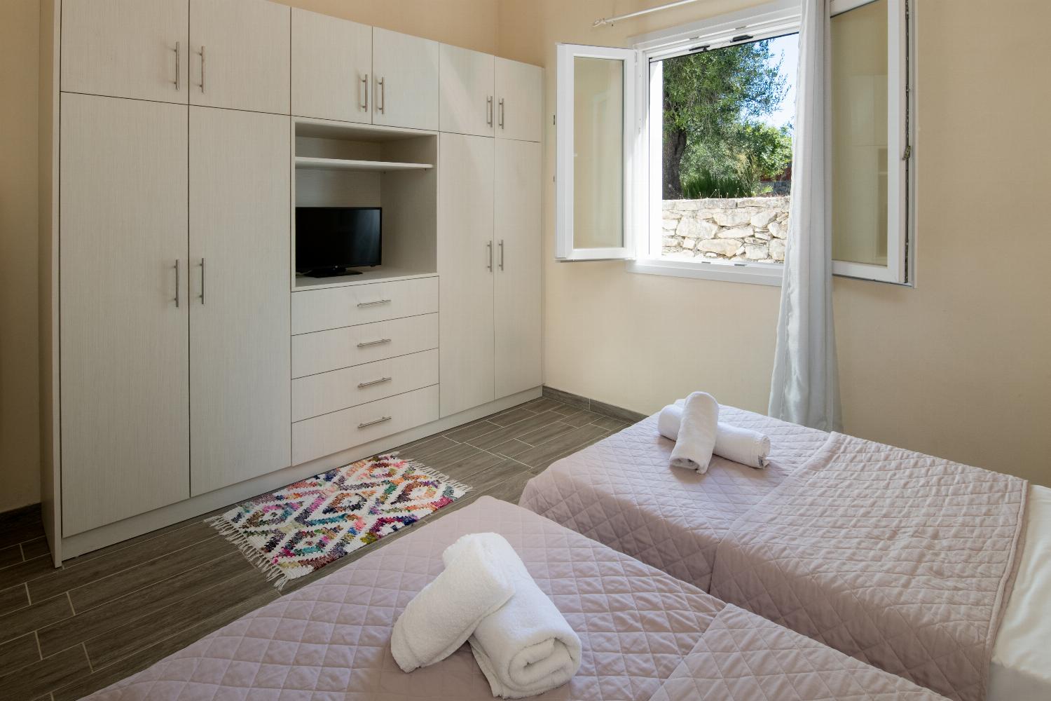 Twin bedroom with A/C
