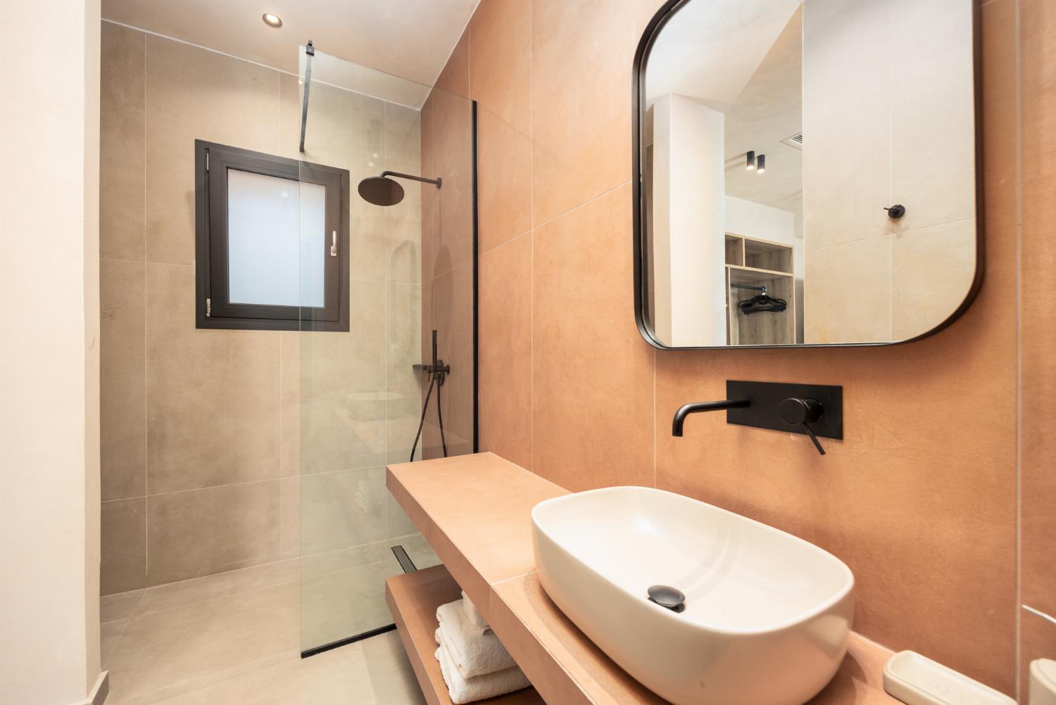En suite bathroom with shower