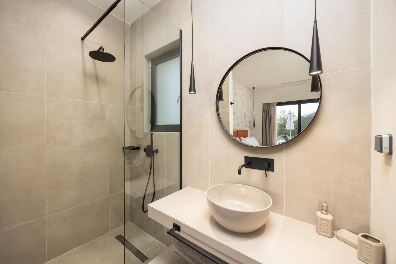 En suite bathroom with shower
