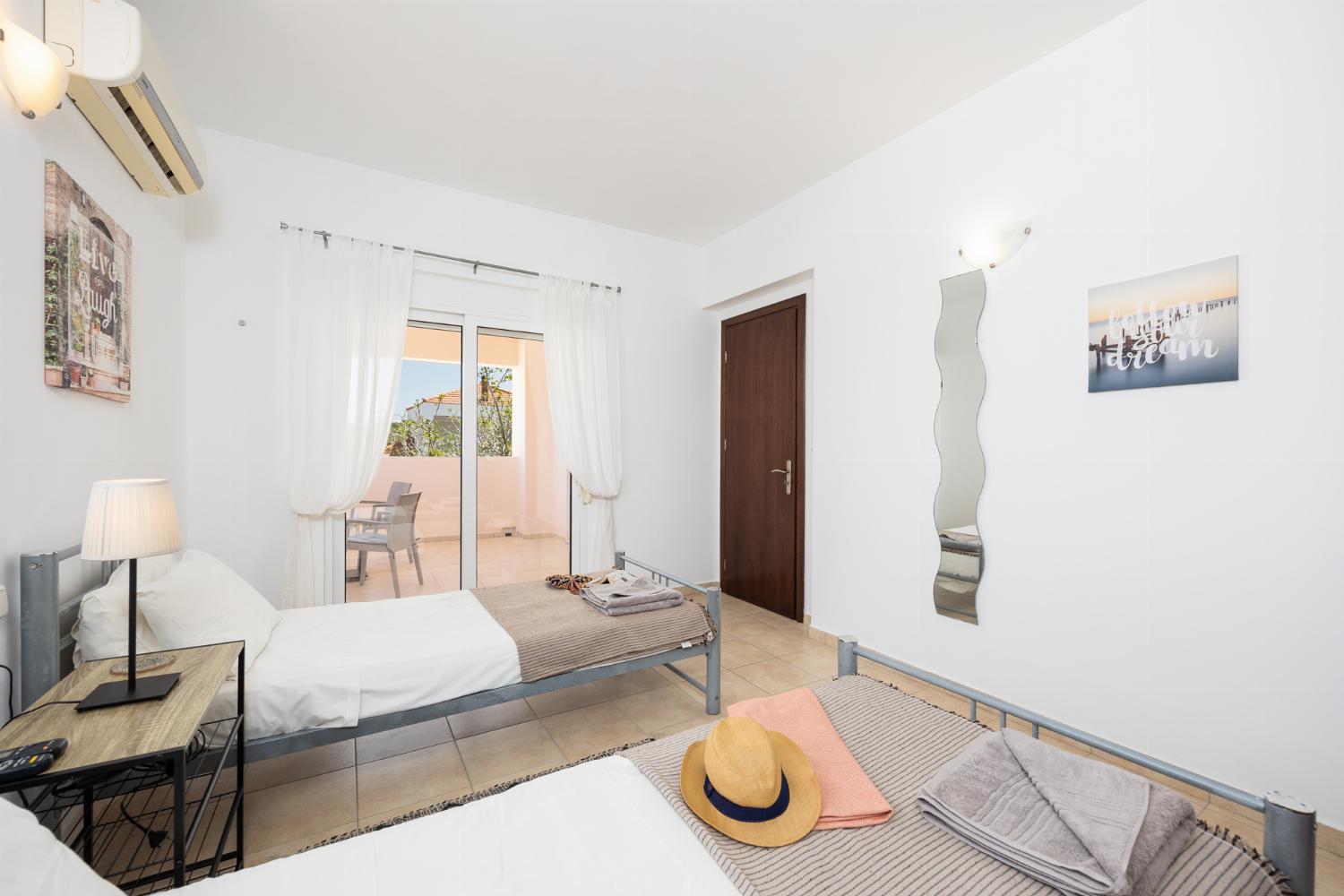 Twin bedroom with A/C