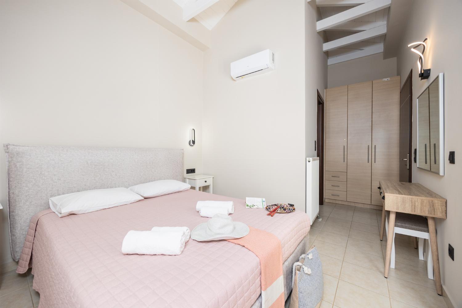 Double bedroom with en suite bathroom and A/C