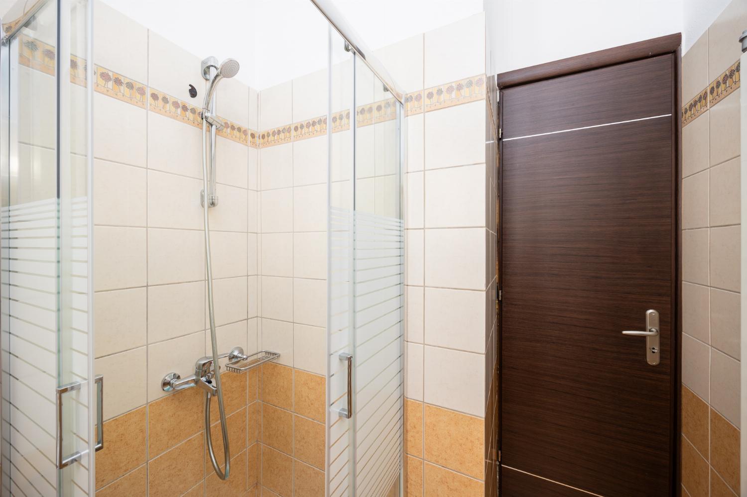 En suite bathroom with shower