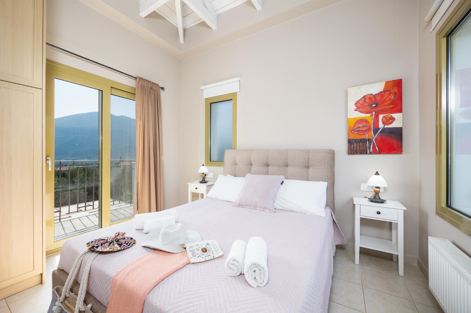 Double bedroom with en suite bathroom and A/C