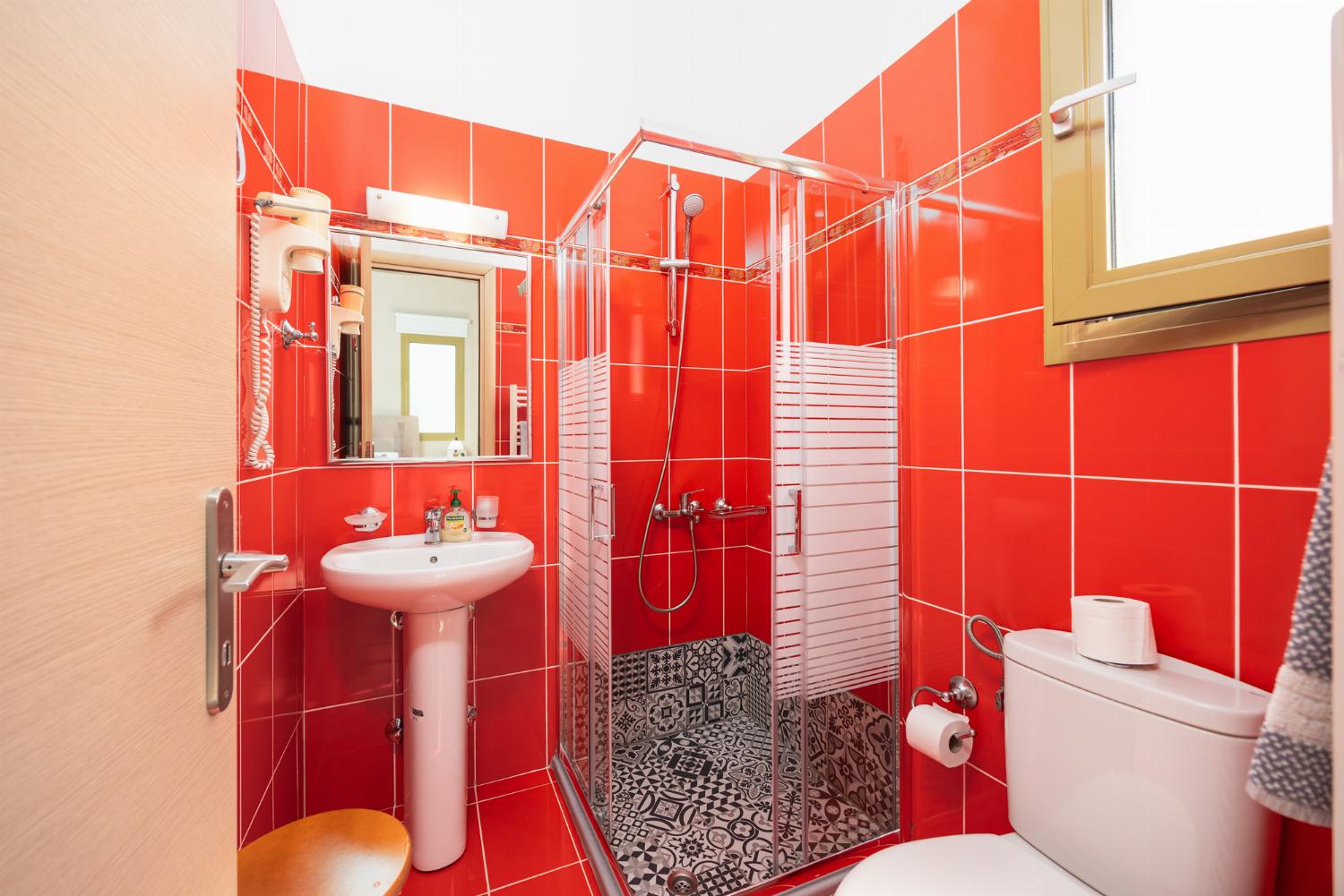 En suite bathroom with shower
