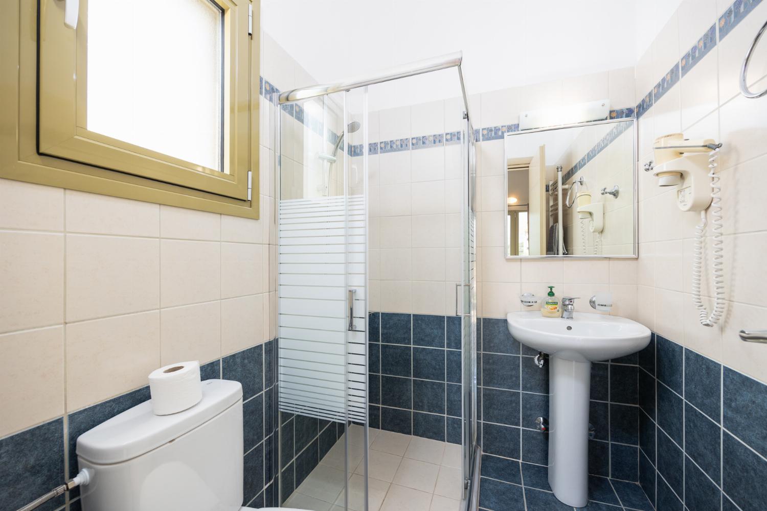En suite bathroom with shower