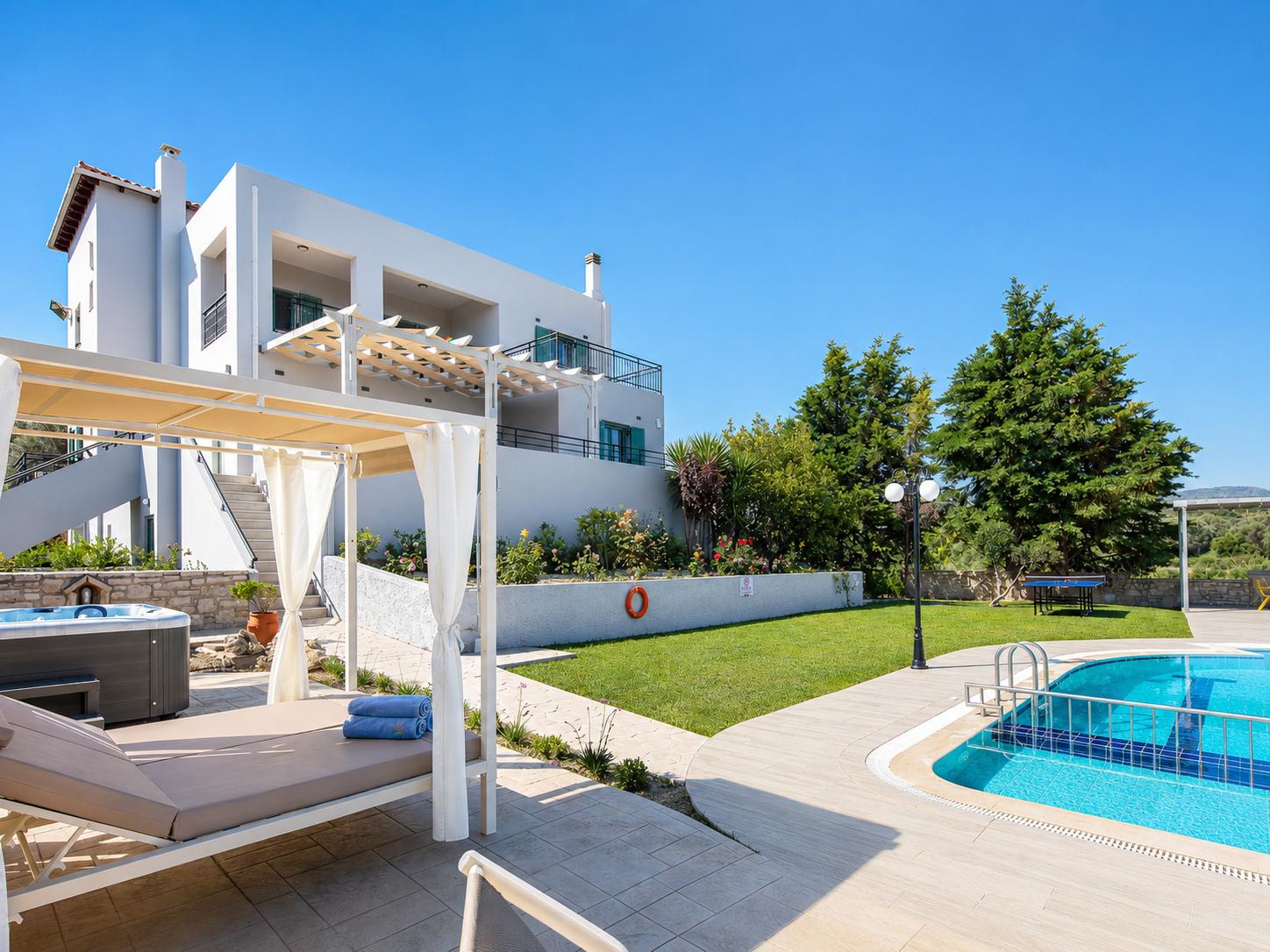 ,Terrace area with jacuzzi