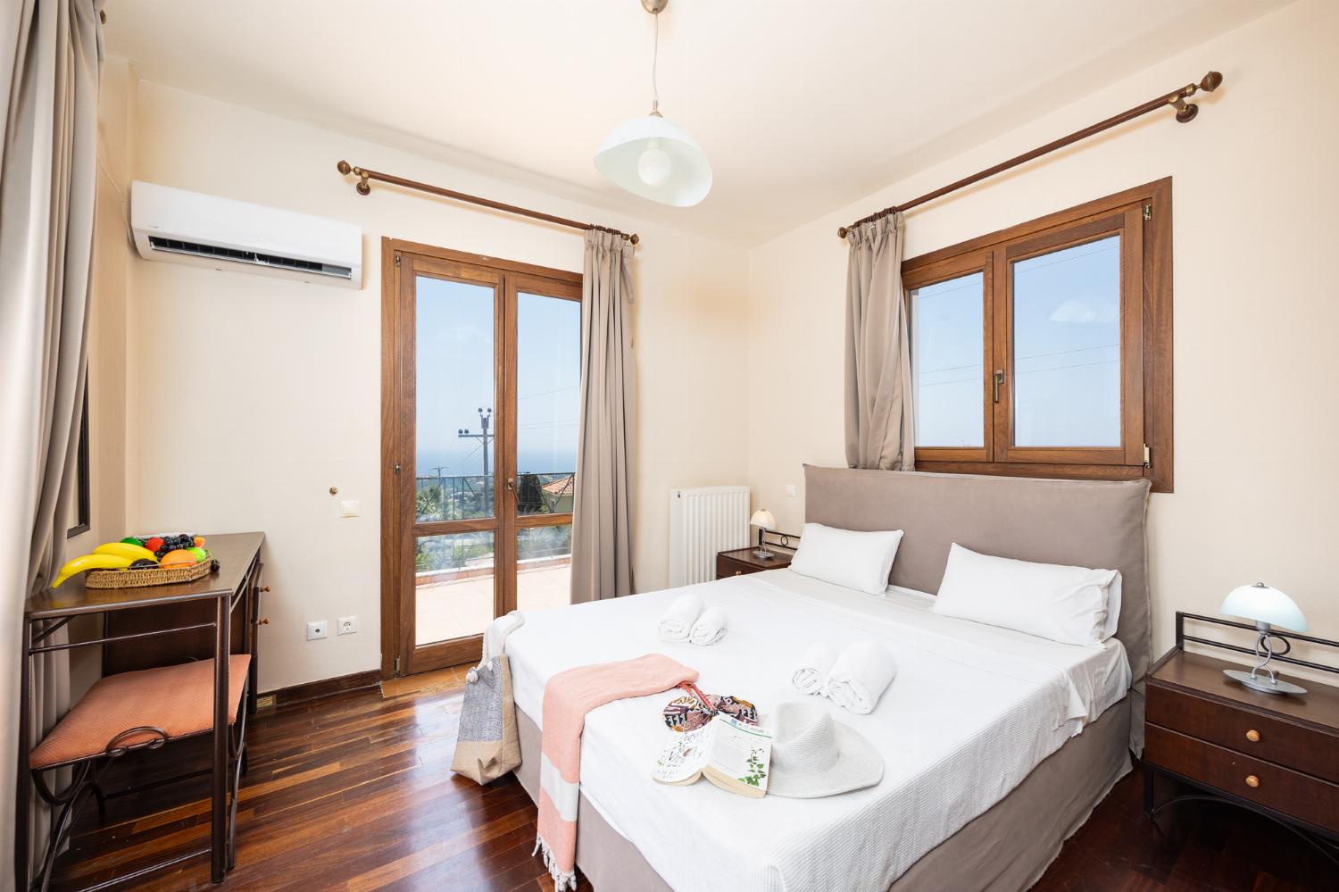 Double bedroom with en suite bathroom and A/C
