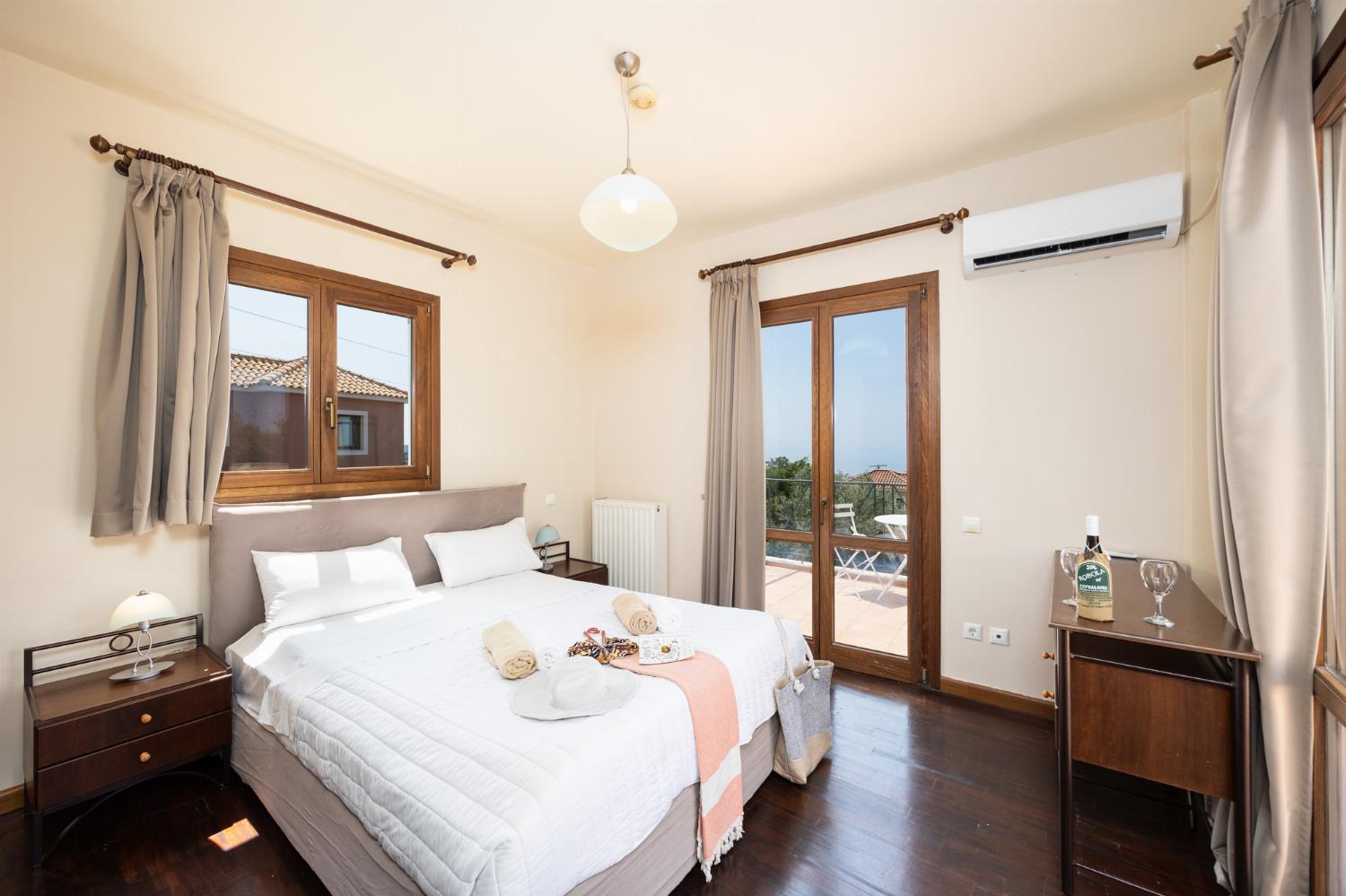 Double bedroom with en suite bathroom and A/C