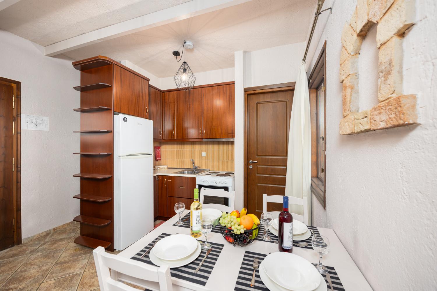 Unit 2: equipped kitchen