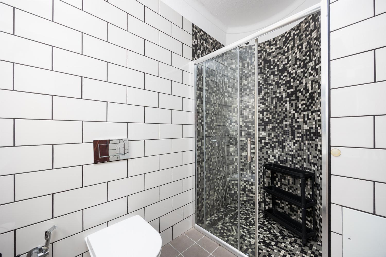 En suite bathroom with shower